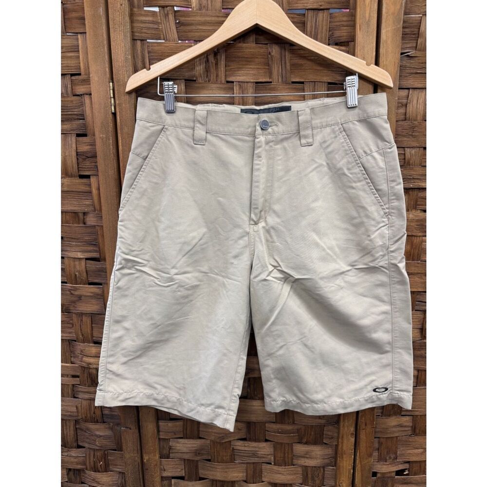 Oakley Men's Tan Flat-Front Chino Shorts